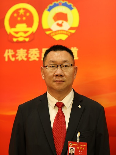 柳青(第十三屆河南省政協委員、鄭州市政協常委、河南省新的社會階層人士聯誼會副會長) 柳青(第十三屆河南省政協委員、鄭州市政協常委、河南省新的社會階層人士聯誼會副會長)