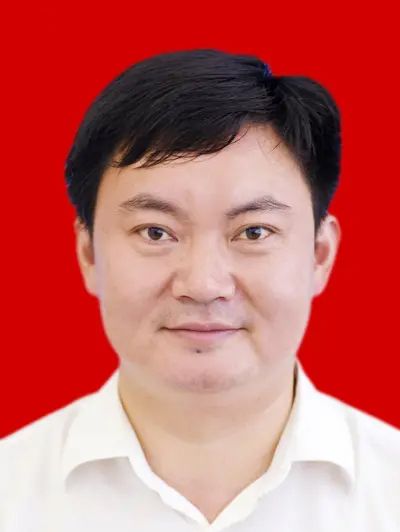 彭維高(江西省撫州市東鄉區人力資源和社會保障局黨組成員、副局長) 彭維高(江西省撫州市東鄉區人力資源和社會保障局黨組成員、副局長)