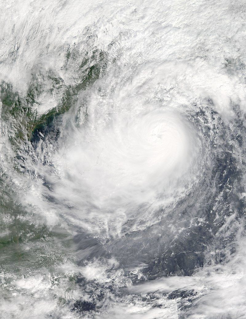 強颱風卡努 衛星雲圖
