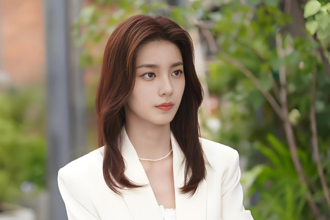 喬琳(電視劇《許我耀眼》中的女配角，由萬鵬飾演)