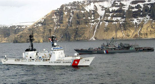 世界各國海岸警衛隊的艦艇常有彩色斜槓標誌
