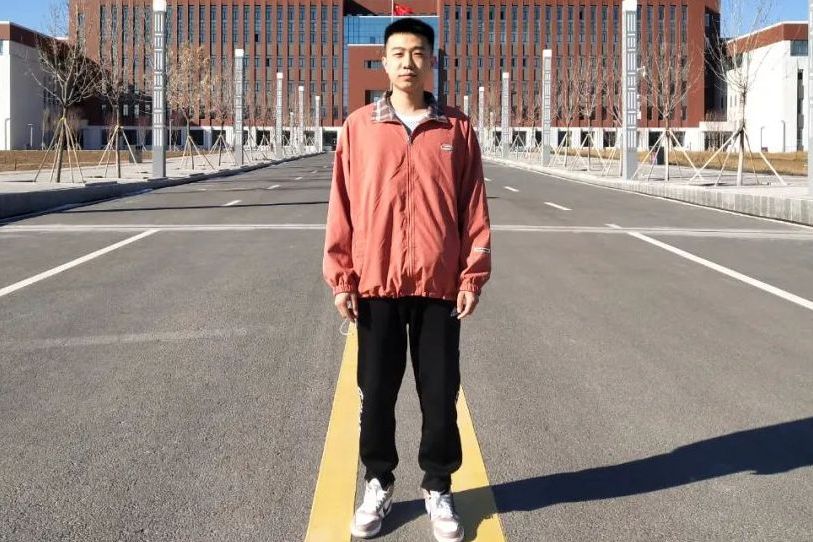 王博宇(新疆大學學生) 王博宇(新疆大學學生)