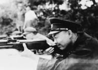 1961年羅舜初在政治學院學習射擊