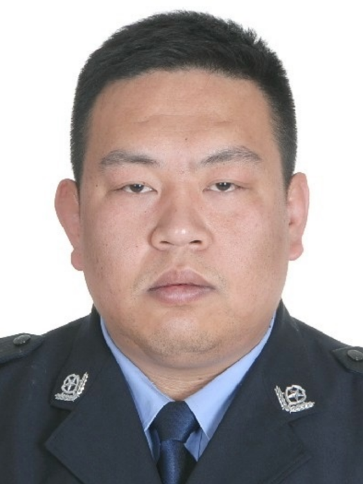 周偉(烏魯木齊市公安局食品藥品環境犯罪偵查分局(森林分局)副局長) 周偉(烏魯木齊市公安局食品藥品環境犯罪偵查分局(森林分局)副局長)