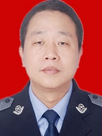 李國清(上饒市鉛山縣公安局黨委副書記、常務副局長) 李國清(上饒市鉛山縣公安局黨委副書記、常務副局長)
