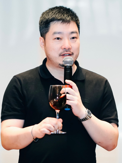 郭陽(寧波鼎樽酒業有限公司執行董事兼總經理) 郭陽(寧波鼎樽酒業有限公司執行董事兼總經理)