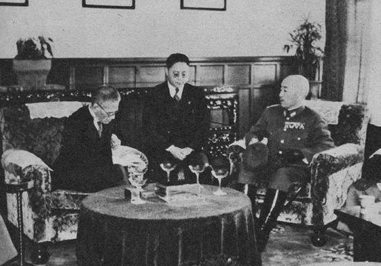 1938年12月，日軍新任華北派遣軍司令杉山元訪問王克敏