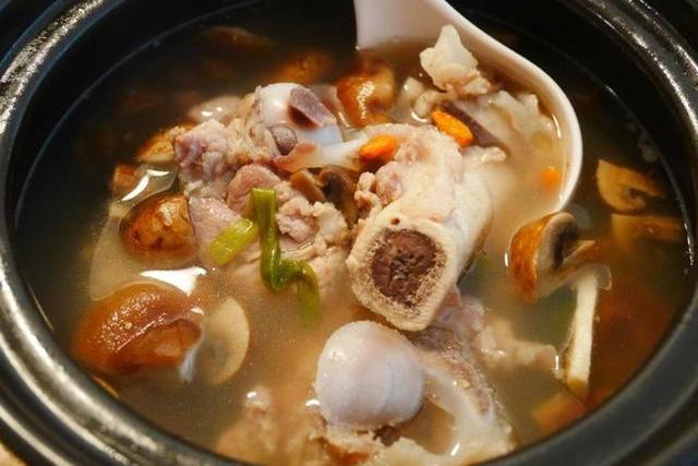 骨菇湯 骨菇湯