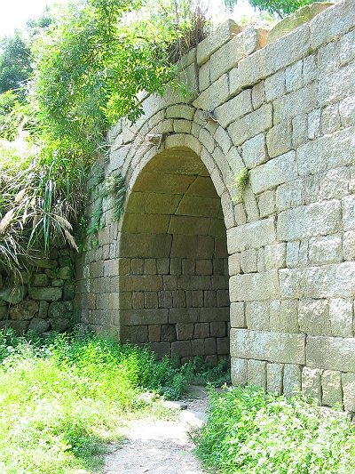 六鰲古城牆西入口