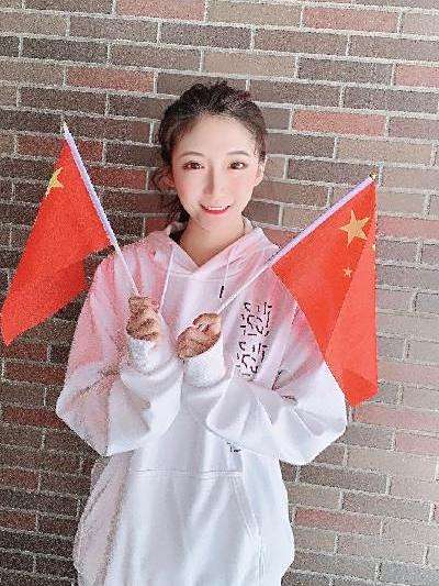 何聰(吉林教育電視台主持人) 何聰(吉林教育電視台主持人)