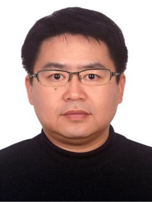 朱軍(銅陵市銅官區政府副區長,幸福社區黨委書記、服務中心主任) 朱軍(銅陵市銅官區政府副區長,幸福社區黨委書記、服務中心主任)