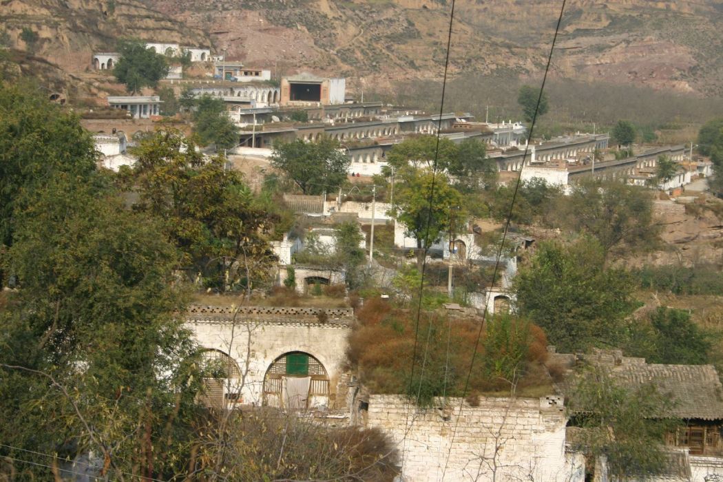 東抬頭村 東抬頭村