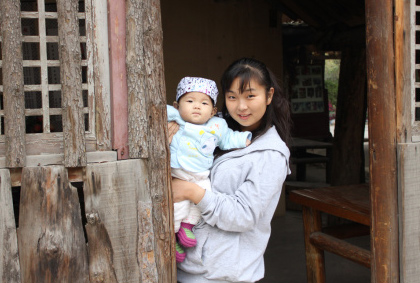 劉倩和她的女兒苗苗