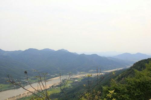 劉家莊村(湖北省黃岡市羅田縣平湖鄉下轄的行政村) 劉家莊村(湖北省黃岡市羅田縣平湖鄉下轄的行政村)