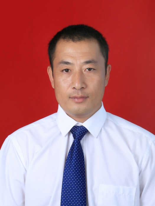 李忠寶(哈師大青岡實驗中學安保主任) 李忠寶(哈師大青岡實驗中學安保主任)