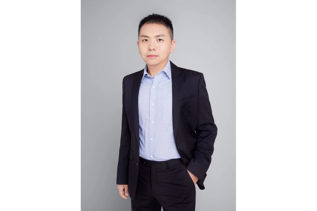 劉鋼(華東師範大學數學科學學院教授) 劉鋼(華東師範大學數學科學學院教授)