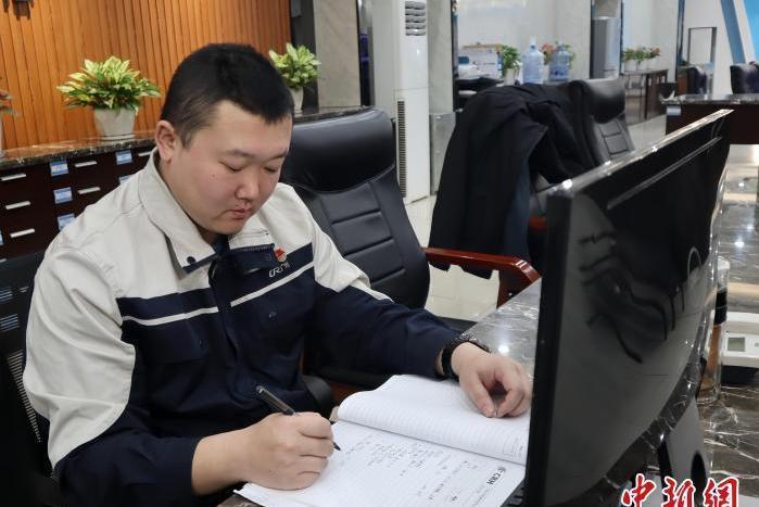 汪洋(廣鐵集團廣州動車段潮州動車運用所調度組班組長) 汪洋(廣鐵集團廣州動車段潮州動車運用所調度組班組長)