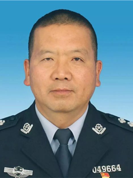 王興華(雲南省麗江市公安局治安管理支隊支隊長) 王興華(雲南省麗江市公安局治安管理支隊支隊長)