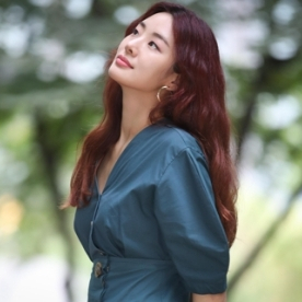 史蒂芬妮·李(Stephanie Lee)
