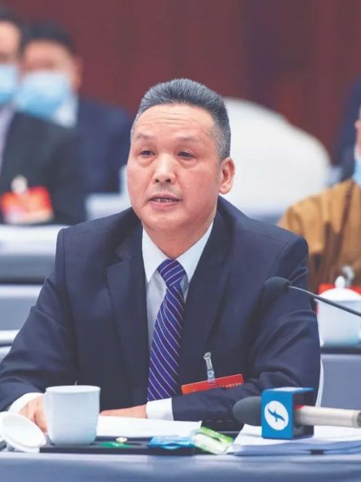 盧玉勝(第十四屆全國人大代表,福建省永泰縣希安油茶專業合作社負責人) 盧玉勝(第十四屆全國人大代表,福建省永泰縣希安油茶專業合作社負責人)