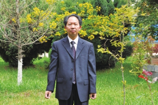 何學平 何學平