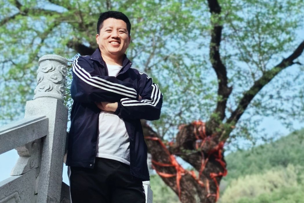 李愛民(濟南市美術家協會會員) 李愛民(濟南市美術家協會會員)