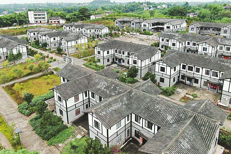 龍村(四川省廣安市前鋒區代市鎮下轄村) 龍村(四川省廣安市前鋒區代市鎮下轄村)