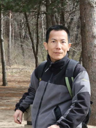 李建中(海日書畫研究會會長) 李建中(海日書畫研究會會長)
