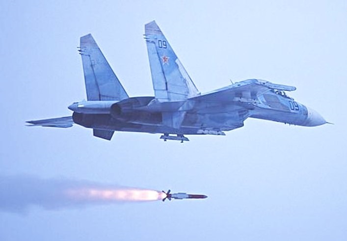 試射R-77的蘇-30MK