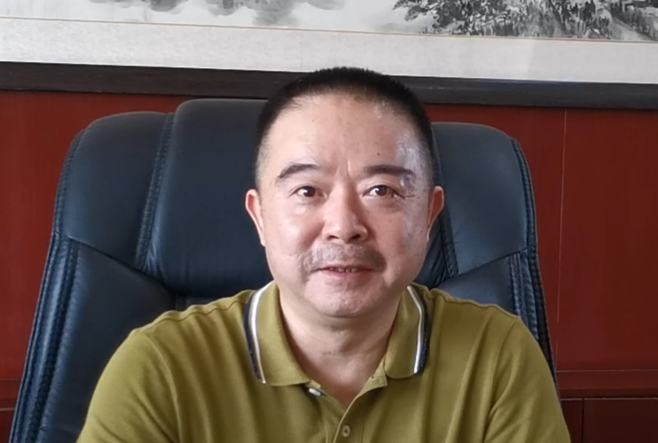 李曉榮(四川凸酒酒業有限公司董事長) 李曉榮(四川凸酒酒業有限公司董事長)