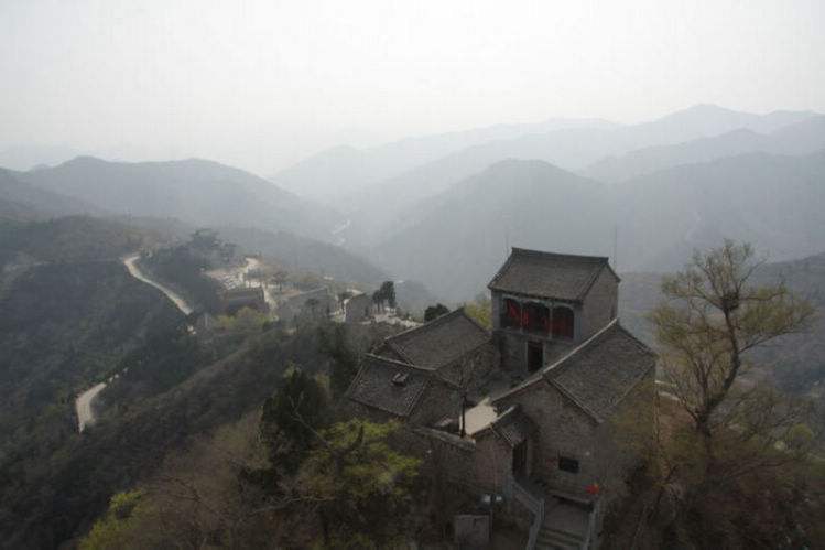 東崗山村 東崗山村