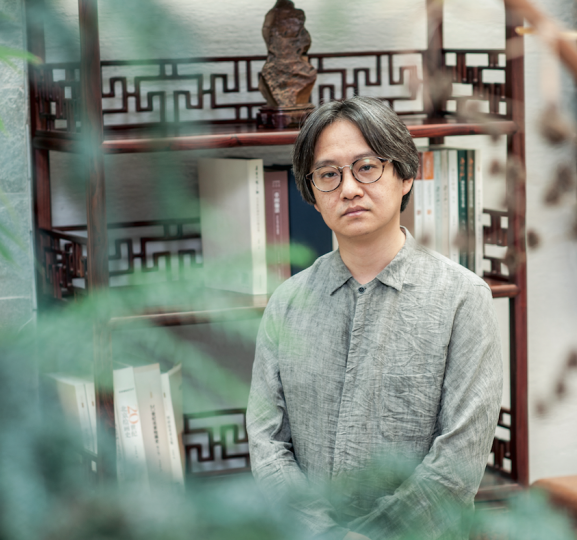 吳洪亮(第十四屆全國政協委員、文化文史和學習委員會委員,北京美術家協會副主席) 吳洪亮(第十四屆全國政協委員、文化文史和學習委員會委員,北京美術家協會副主席)