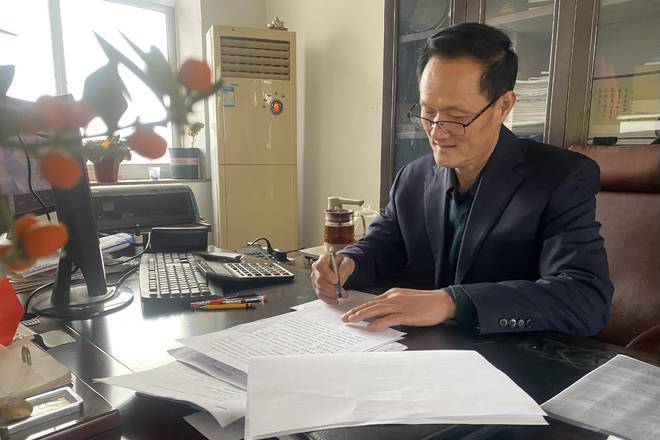 李雲志(山東省威海市乳山市海陽所鎮李家村黨支部書記兼村委會主任) 李雲志(山東省威海市乳山市海陽所鎮李家村黨支部書記兼村委會主任)