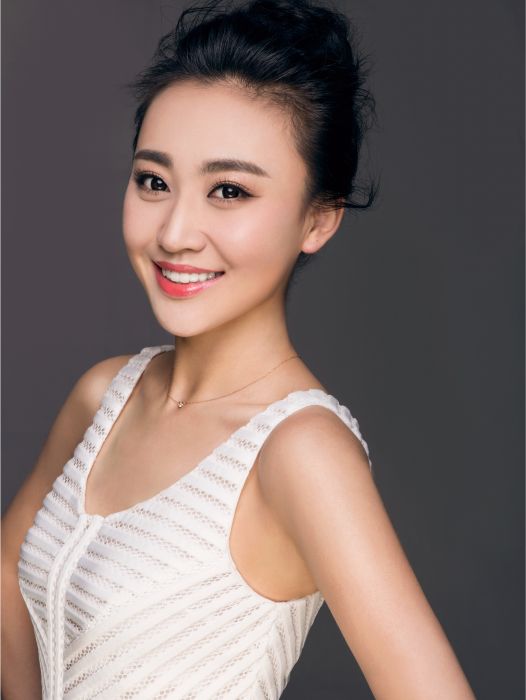 吳倩(原空政文工團獨唱演員) 吳倩(原空政文工團獨唱演員)