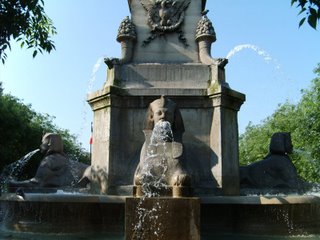 勝利噴泉的雕塑