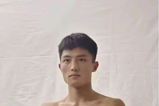 張海洋(中國自由搏擊運動員) 張海洋(中國自由搏擊運動員)