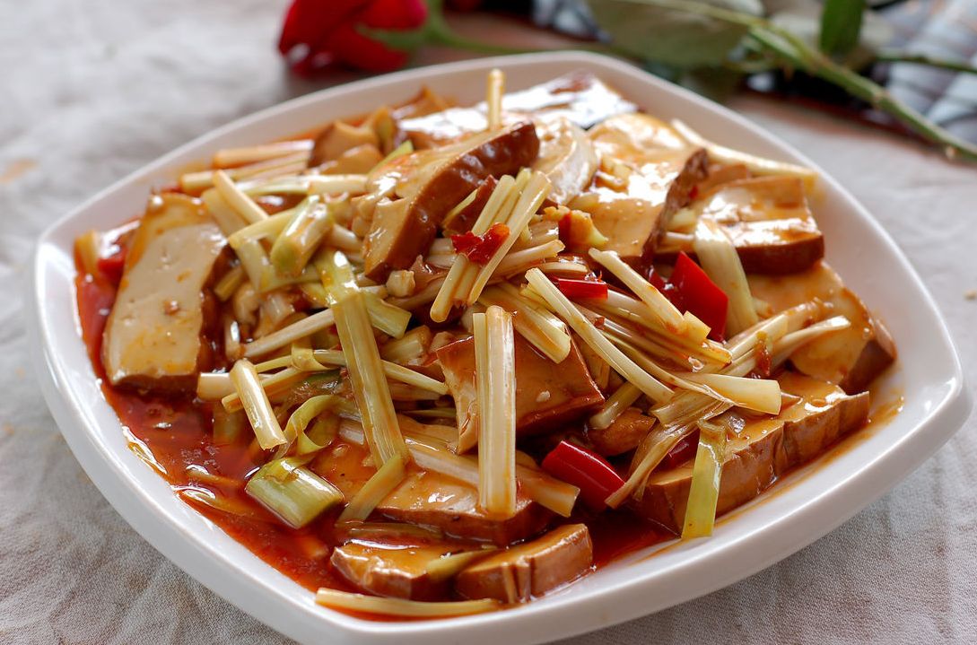 韭黃炒豆腐 韭黃炒豆腐