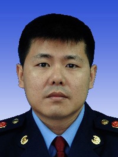 趙琨(四川省成都市錦江區市場和質量監督管理局黨組成員、執法大隊大隊長) 趙琨(四川省成都市錦江區市場和質量監督管理局黨組成員、執法大隊大隊長)