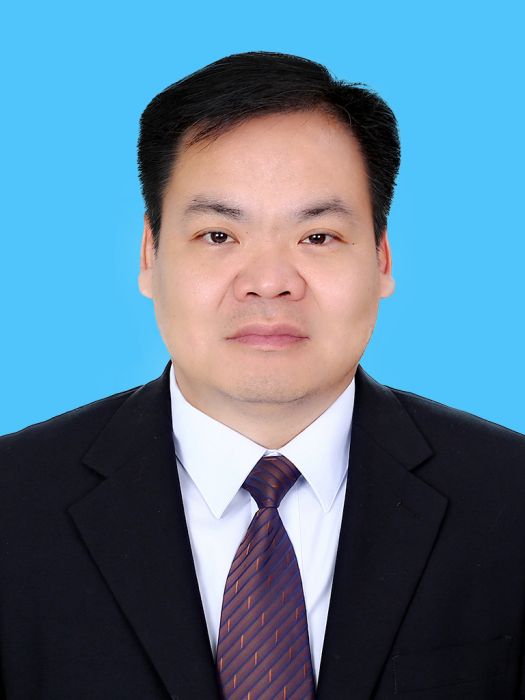 徐興堂(山東省棗莊市嶧城區自然資源局黨組書記、局長) 徐興堂(山東省棗莊市嶧城區自然資源局黨組書記、局長)