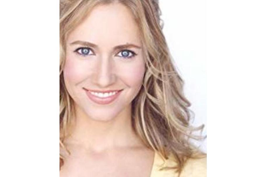 Ellie Knaus Ellie Knaus