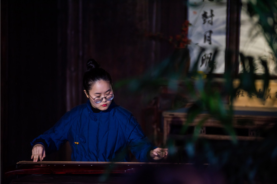 馬悅(青年古琴演奏家) 馬悅(青年古琴演奏家)