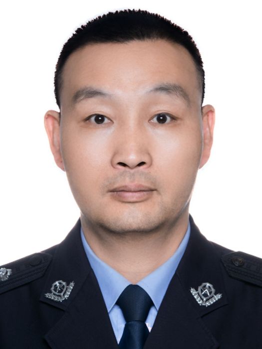 張維維(貴州省黔西南布依族苗族自治州興義市公安局黨委委員)