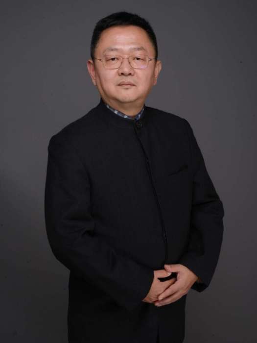 劉琛(良澤教育董事長) 劉琛(良澤教育董事長)