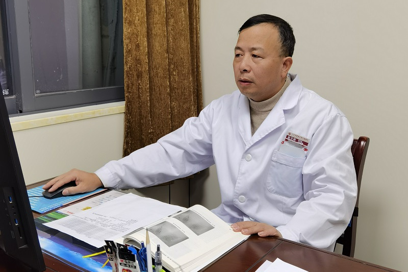 趙文輝(江西中醫藥大學附屬醫院主任醫師) 趙文輝(江西中醫藥大學附屬醫院主任醫師)