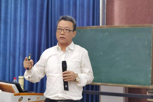 蔡寶來(海南師範大學教育學院教授、博士生導師) 蔡寶來(海南師範大學教育學院教授、博士生導師)