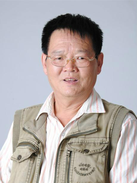 閆培福 閆培福