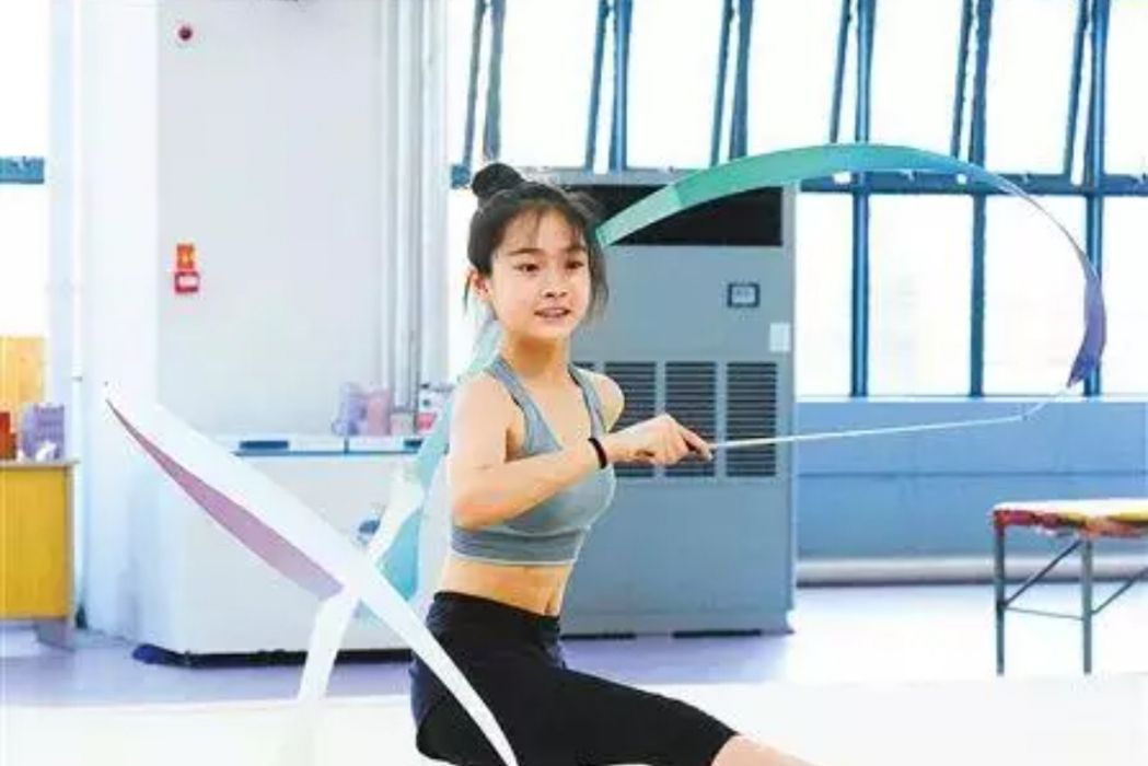 鄒靚(體操運動員) 鄒靚(體操運動員)