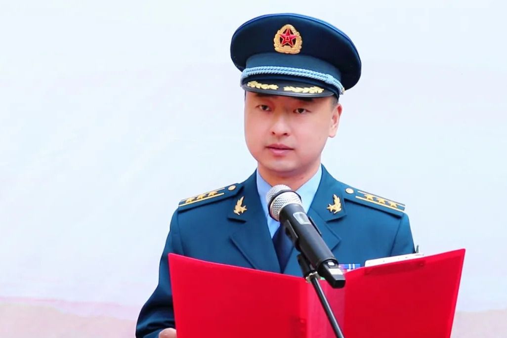 金輝(中國人民解放軍聯勤保障部隊廬山康復療養中心原政治委員) 金輝(中國人民解放軍聯勤保障部隊廬山康復療養中心原政治委員)