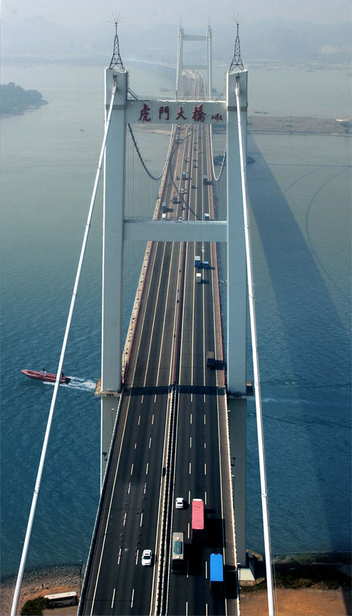 虎門大橋是聯繫珠江兩岸城市的咽喉通道