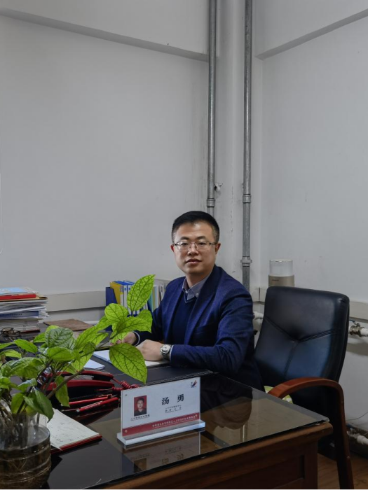 湯勇(吉林省長春市朝陽區人才開發服務中心主任) 湯勇(吉林省長春市朝陽區人才開發服務中心主任)